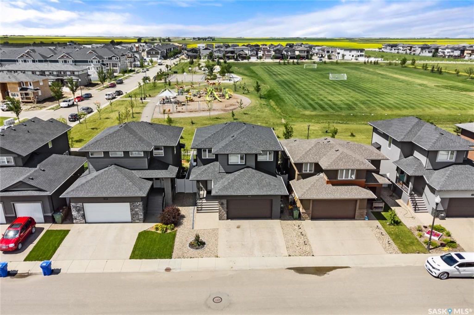 南区带全新家具四房三卫背靠公园独立屋出租 - 4