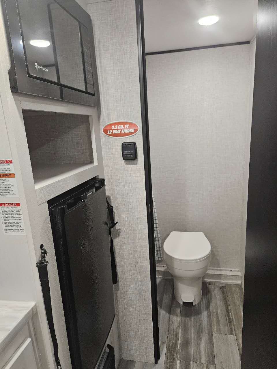 2025年新房车出租，睡5-6人，suv可拖 - 3