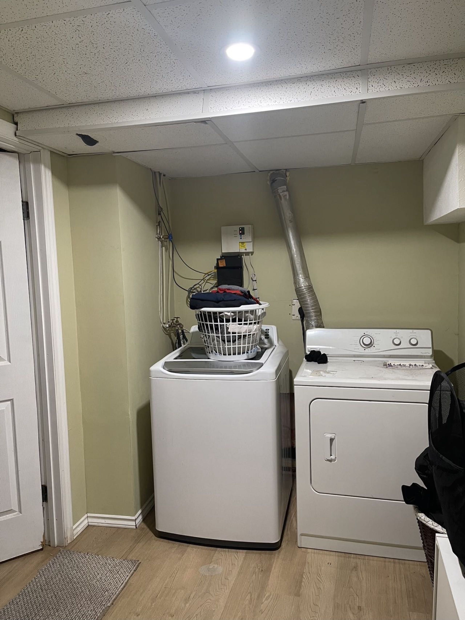 House 地下室房间出租 - 4