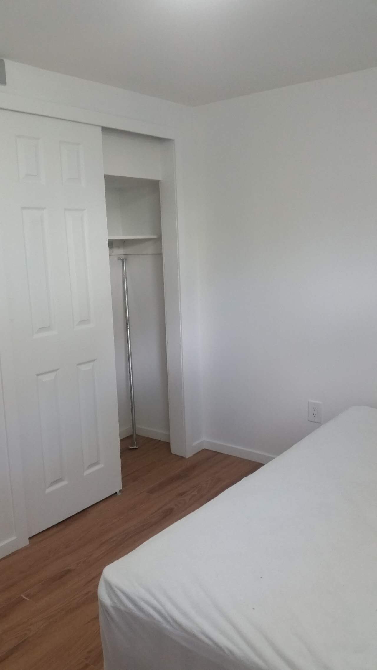 Market mall 旁全独立地下室2室套房出租 水电暖网络全包 - 2