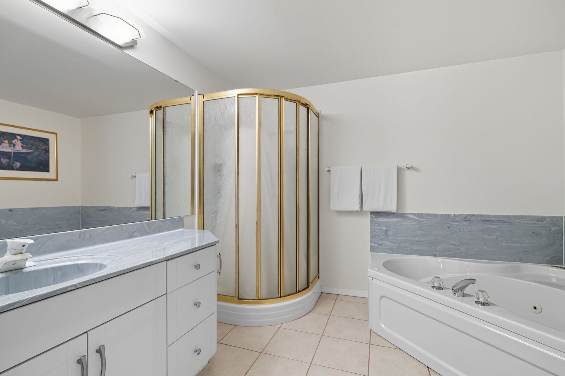 市中心河边大平层2室2卫1Dden出售 - 7