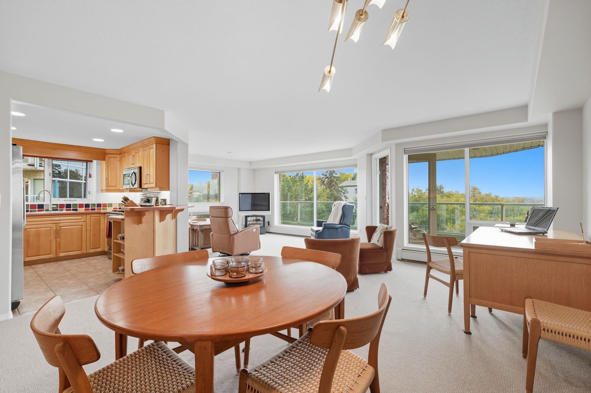 市中心河边大平层2室2卫1Dden出售 - 4