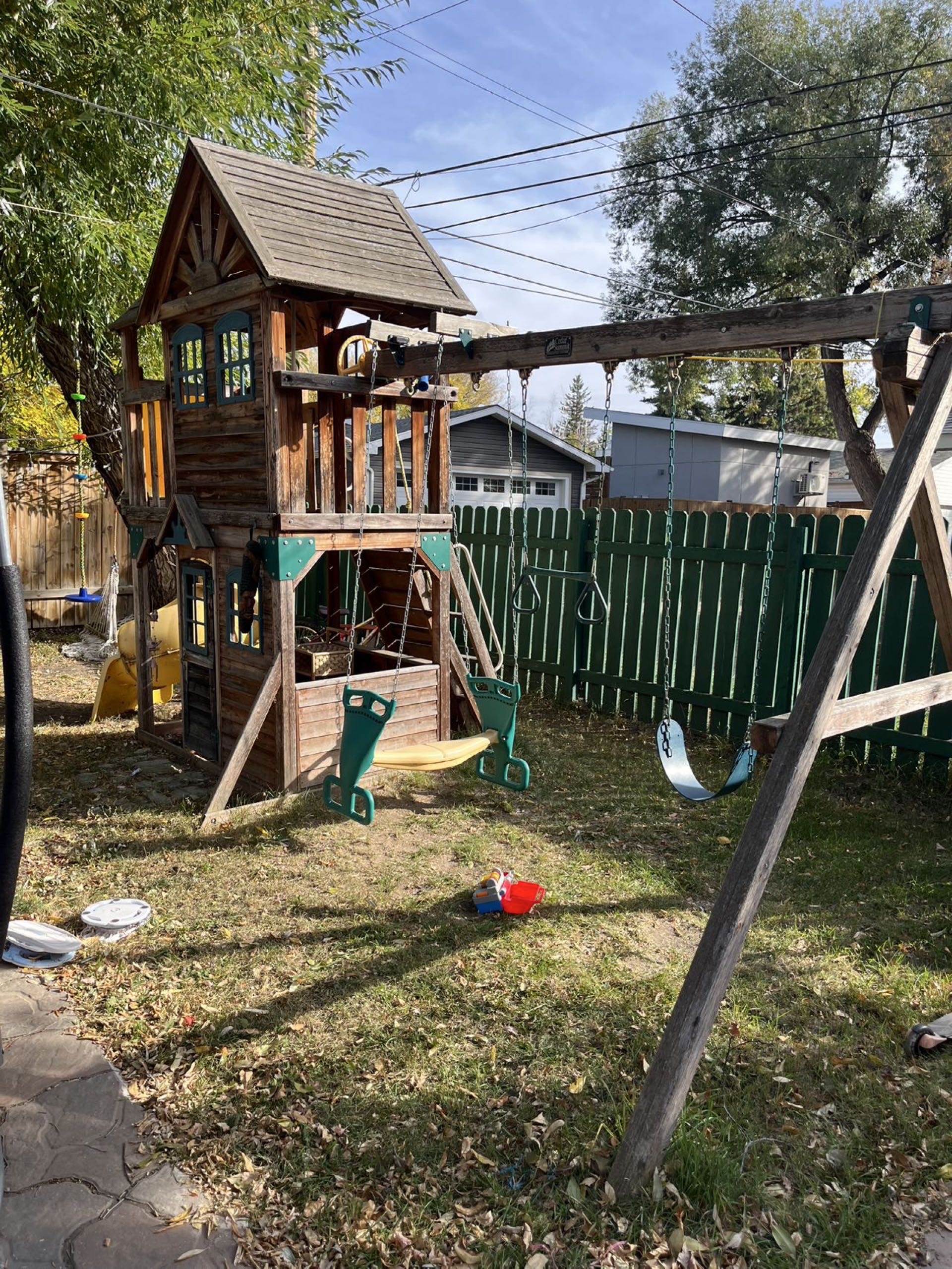 East side 1 BR basement suite available 