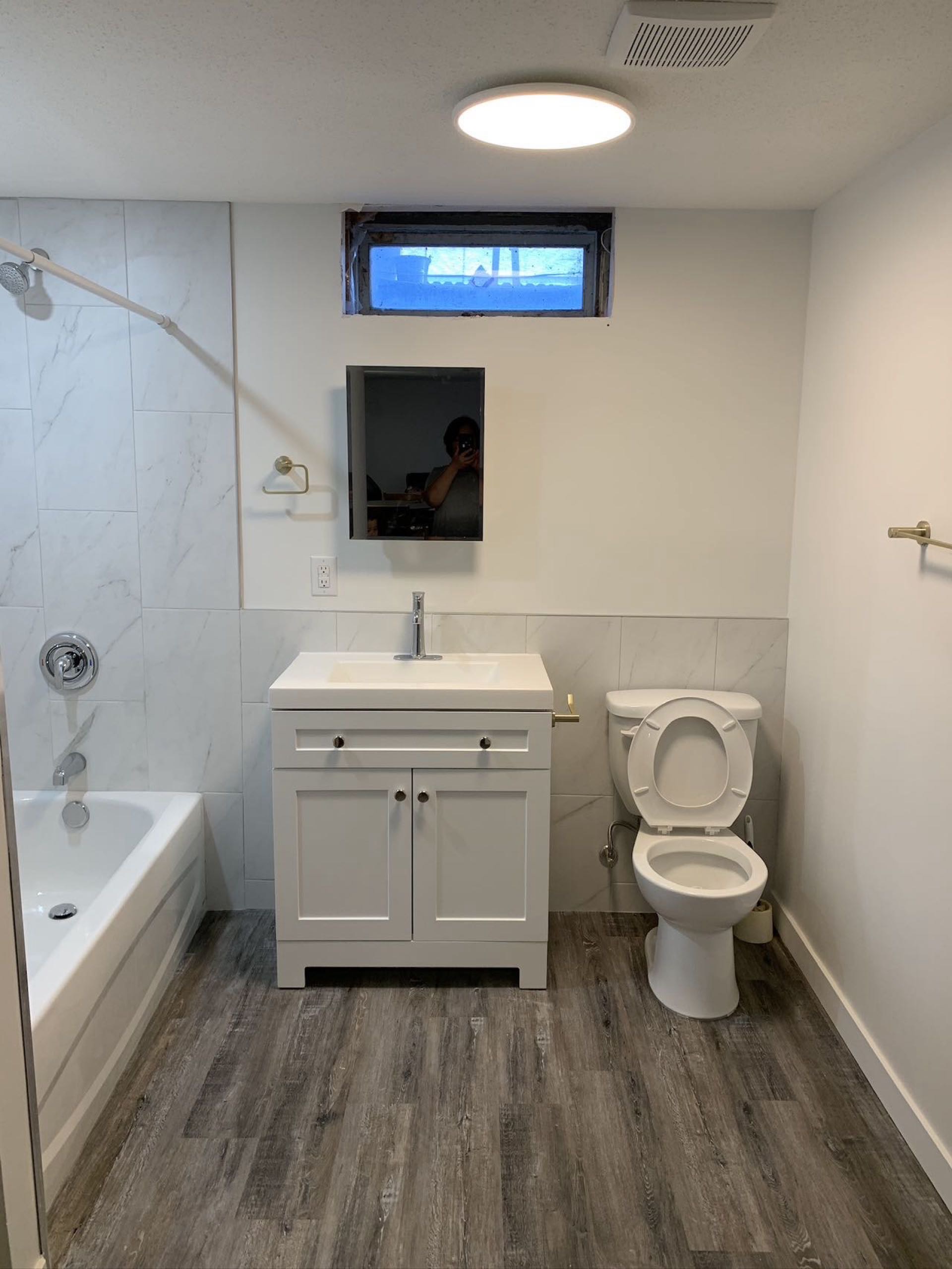 East side 1 BR basement suite available  - 3