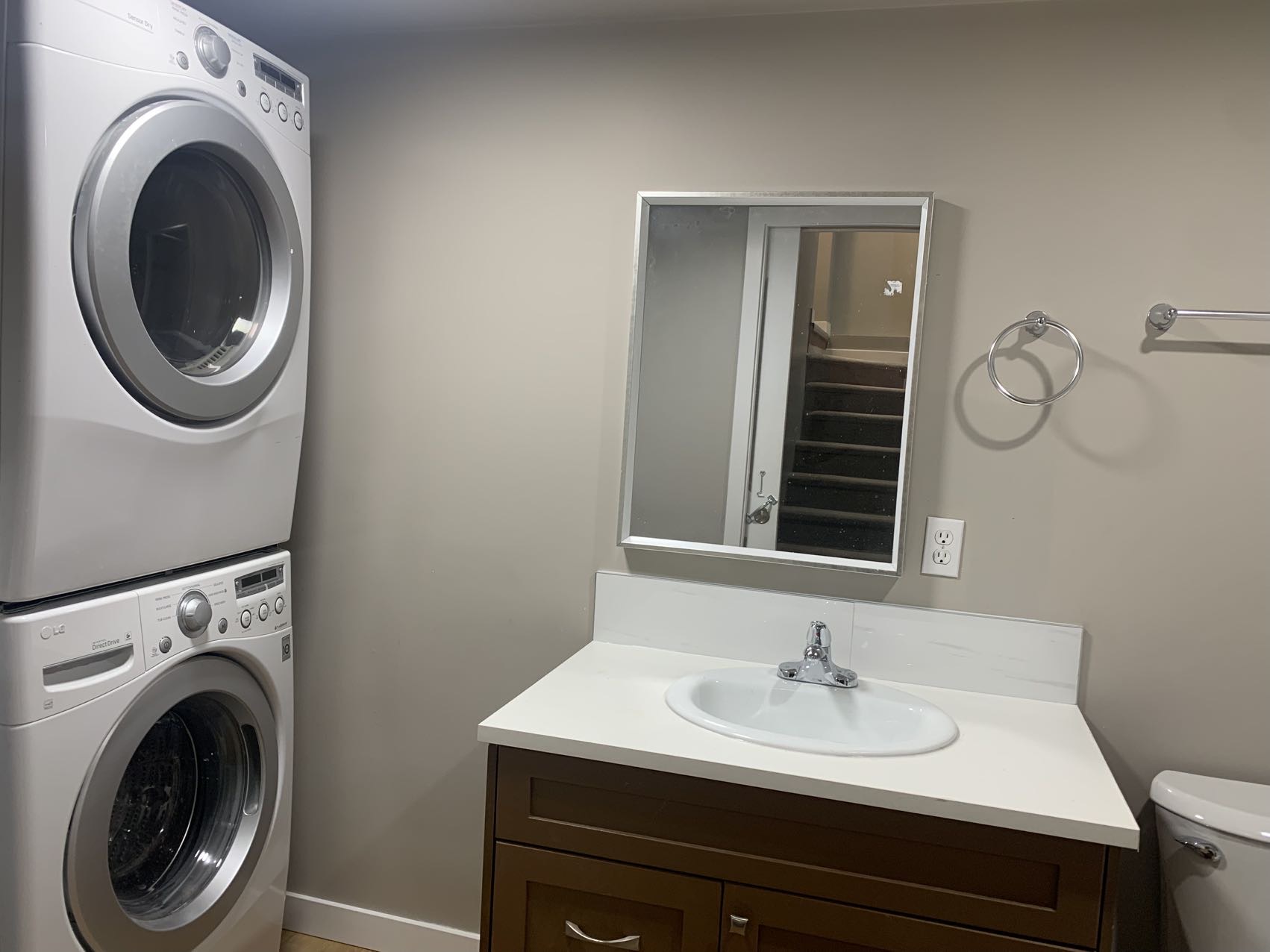 新装修地下室出租 - 4