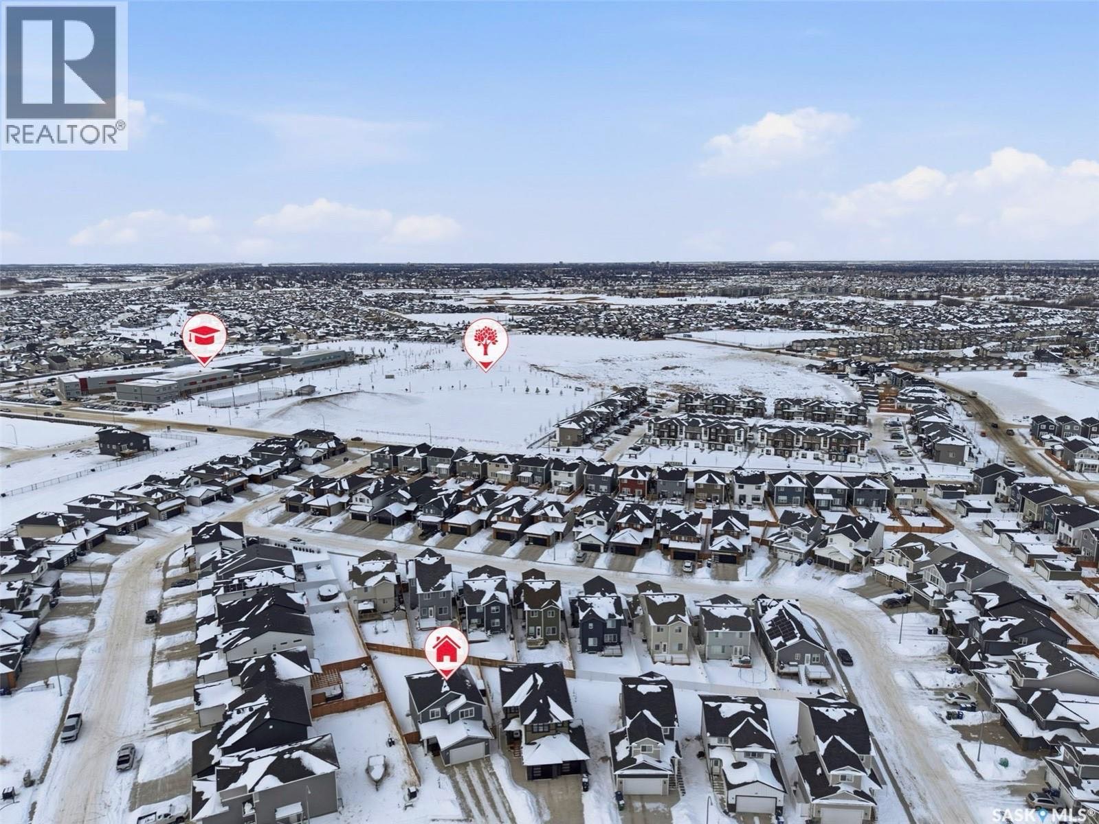 Public Open House公众开放看房 307 Keith Union 3月21日 周六2:00-4:00PM Gary Gai或者同事Dominic Parent会在此迎接🙏 ————— 步行Rosewood小学高档装修保养如新双层独立屋出售。Arbutus Prop - 4