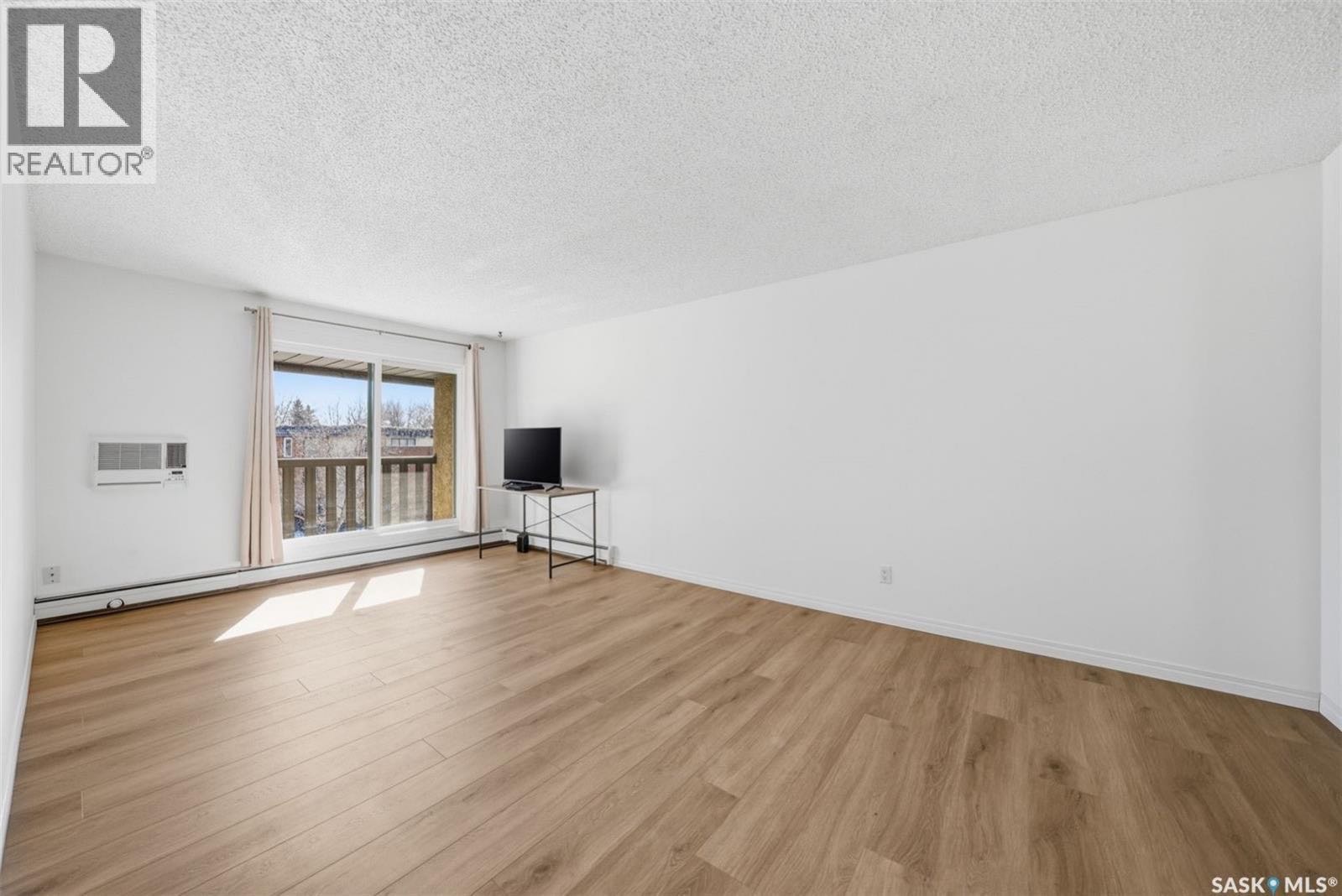 Wildwood小区顶层全面翻新两卧室公寓出售 - 6