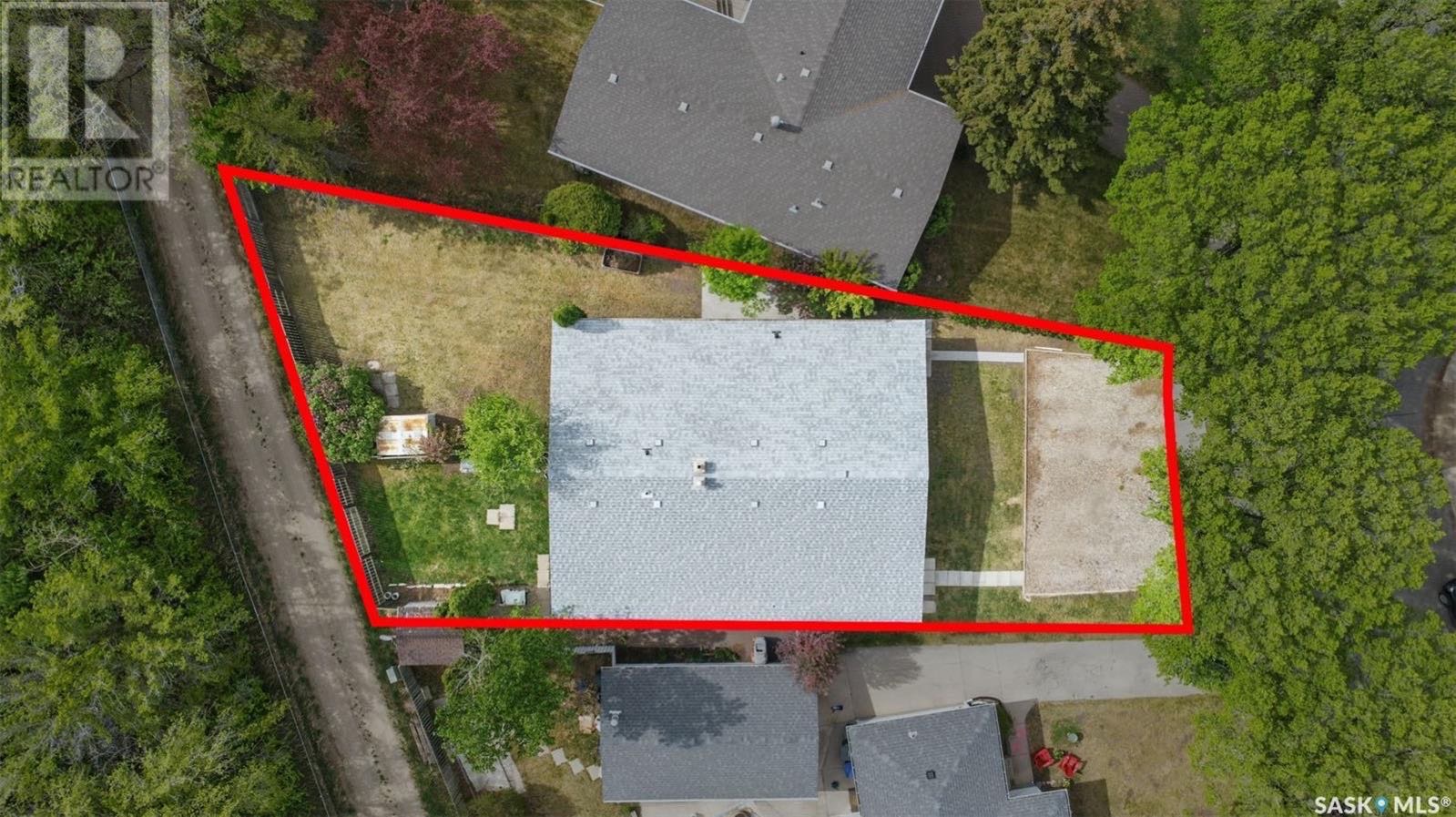 Brevoort Park社区核心地段合法双拼出售！ - 5