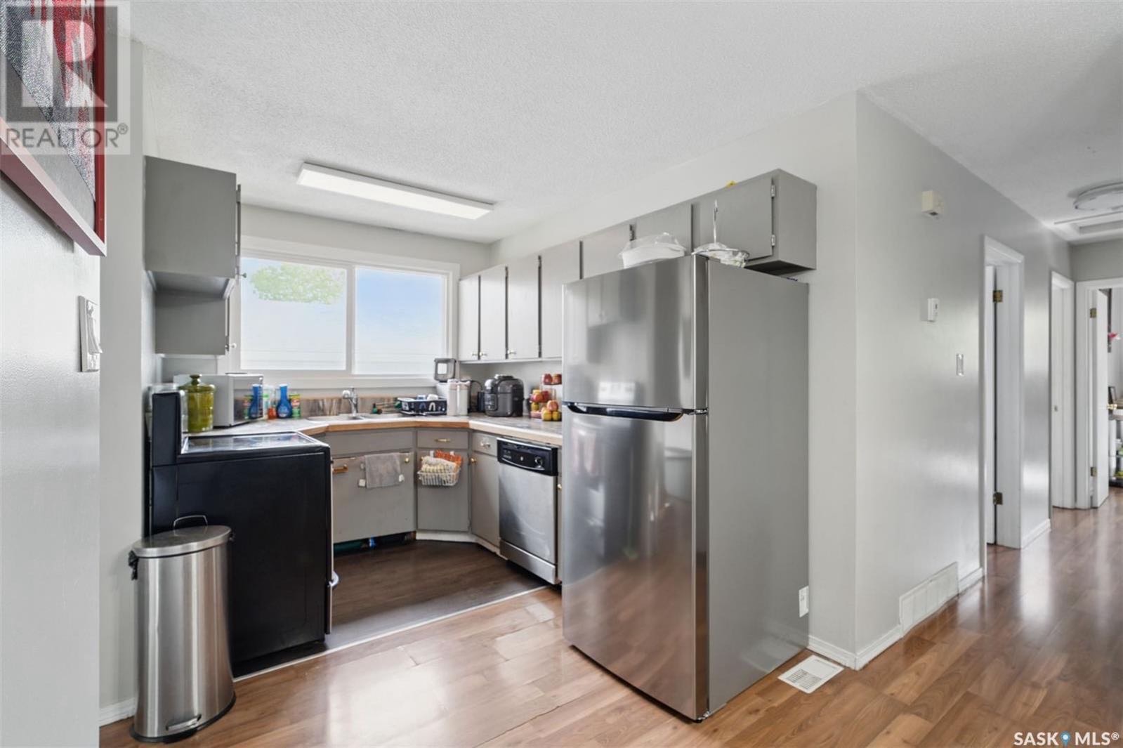 Brevoort Park社区核心地段合法双拼出售！ - 7