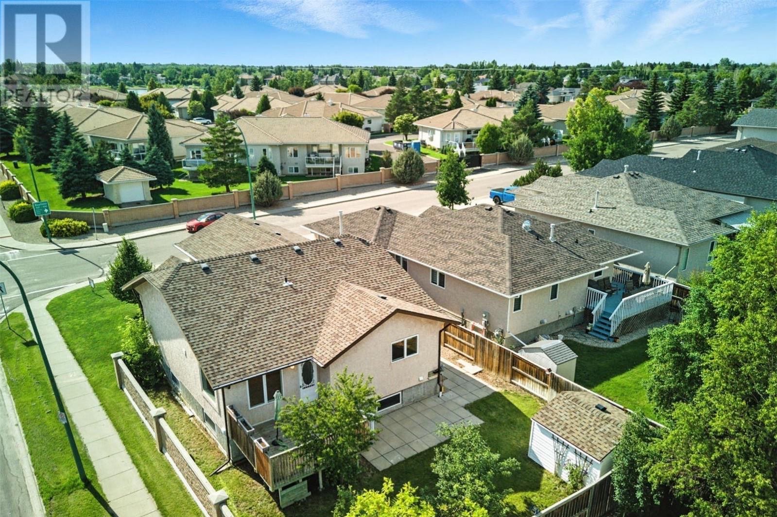 Public Open House公众开放看房 102 Bayfield Cres 7月12日 周六 2-4PM Gary Gai或者同事Dominic Parent会在此迎接🙏 ————— Briarwood小区5房3卫独立屋出售！中心地带。建于 2003 年，位置优越，距离 - 8