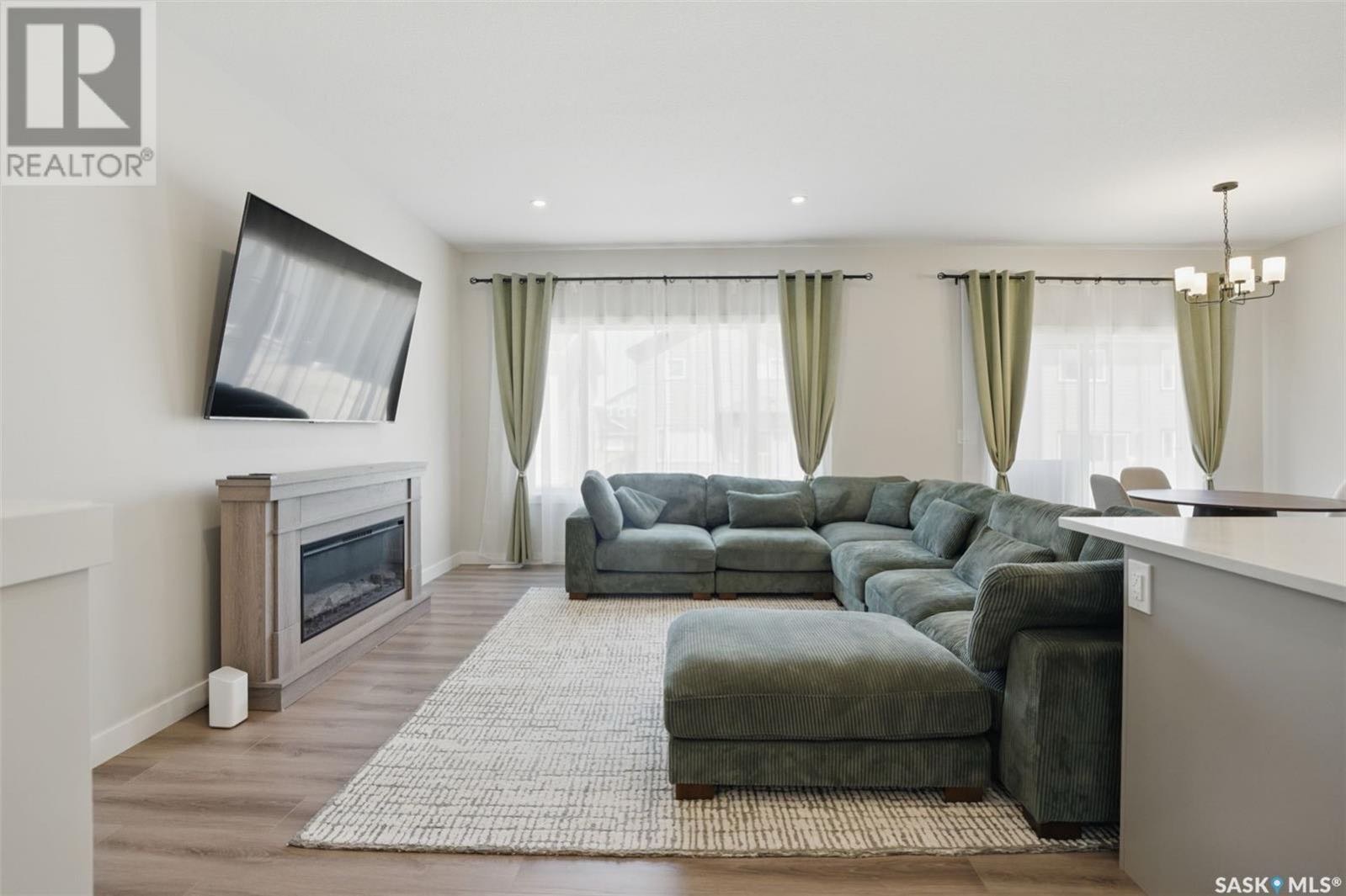 Public Open House公众开放看房 315 Dziadyk Bend 7月5日 周六 2-4PM Gary Gai或者同事Dominic Parent会在此迎接🙏 ————— Rosewood小区步行小学三车库1,930 平方尺独立屋出售。三间卧室、一间书房和一个多 - 7