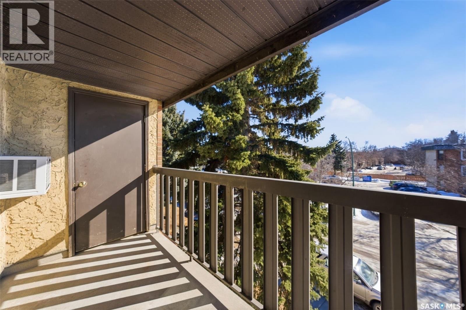 Wildwood小区顶层全面翻新两卧室公寓出售 - 7