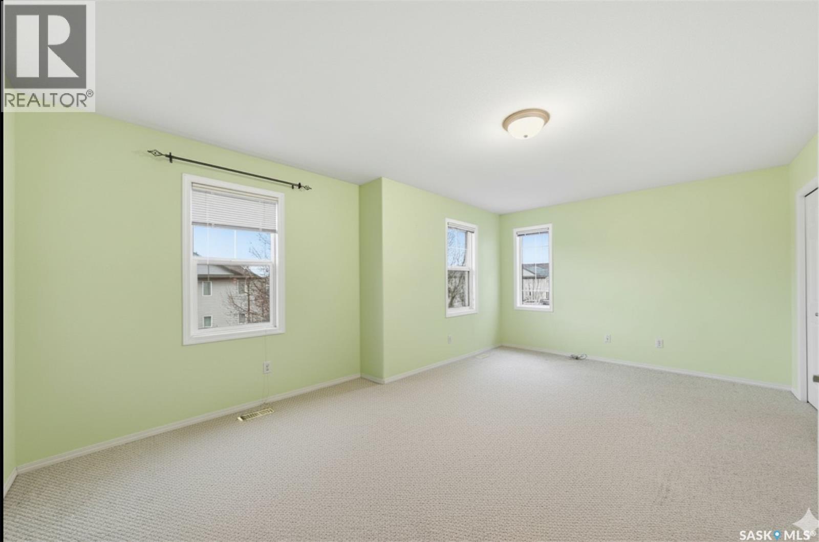 Public Open House公众开放看房 68-135 Pawlychenko Lane 11月29日 周六 2:00-4:00PM Gary Gai或者同事Dominic Parent会在此迎接🙏 ————— Lakewood小区安静边户联排别墅出售，两间宽敞卧室和两间 - 7