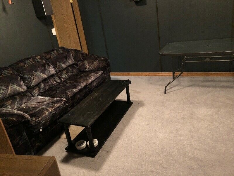 地下室带独立厨房和卫生间套间出租