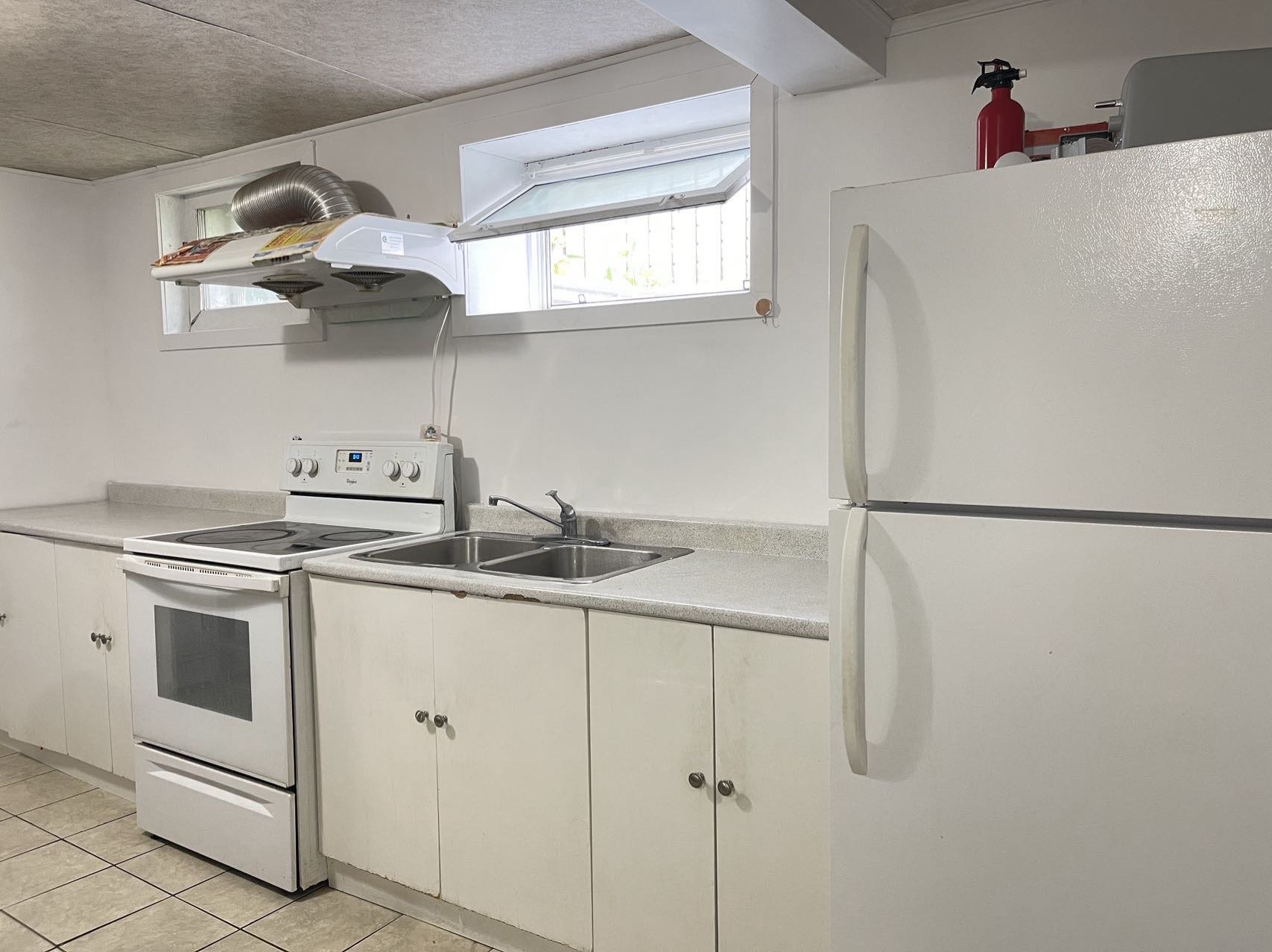 半地下室带卫生间单间出租（6月1日） - 6