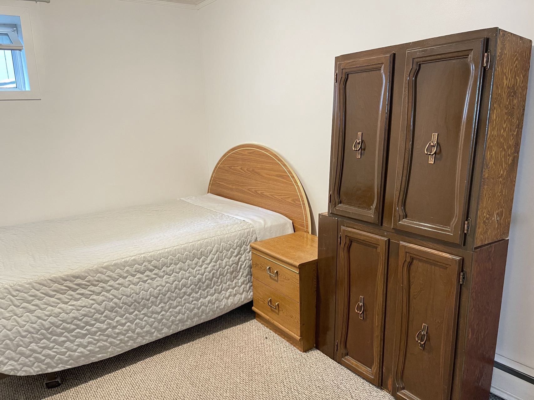 半地下室带卫生间单间出租（6月1日） - 2