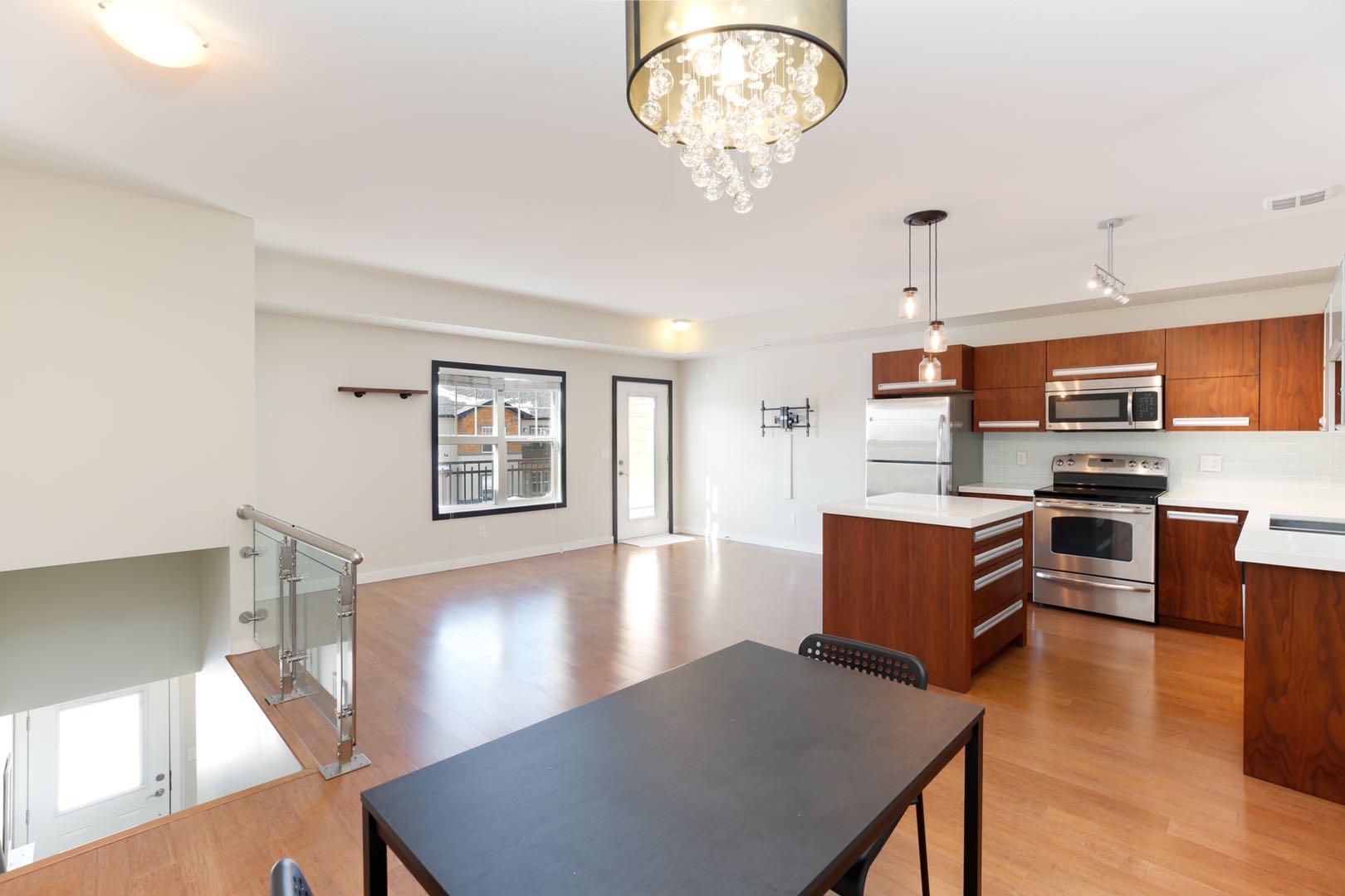 Unit 108 1015 Patrick Crescent 好房出售！ - 3