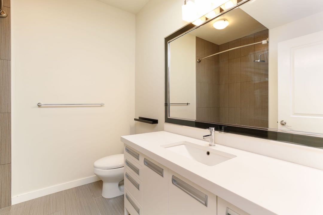 Unit 108 1015 Patrick Crescent 好房出售！ - 8