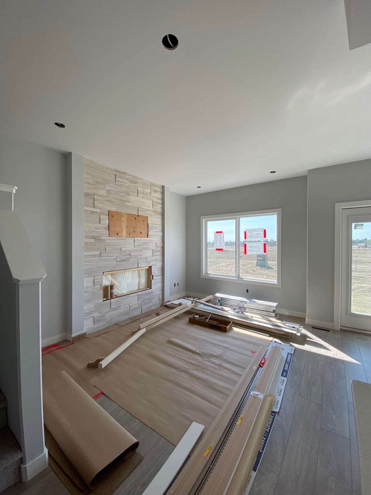 Brighton 全新1600 尺独立屋，attached双车库，从10月1号开始出租 - 2