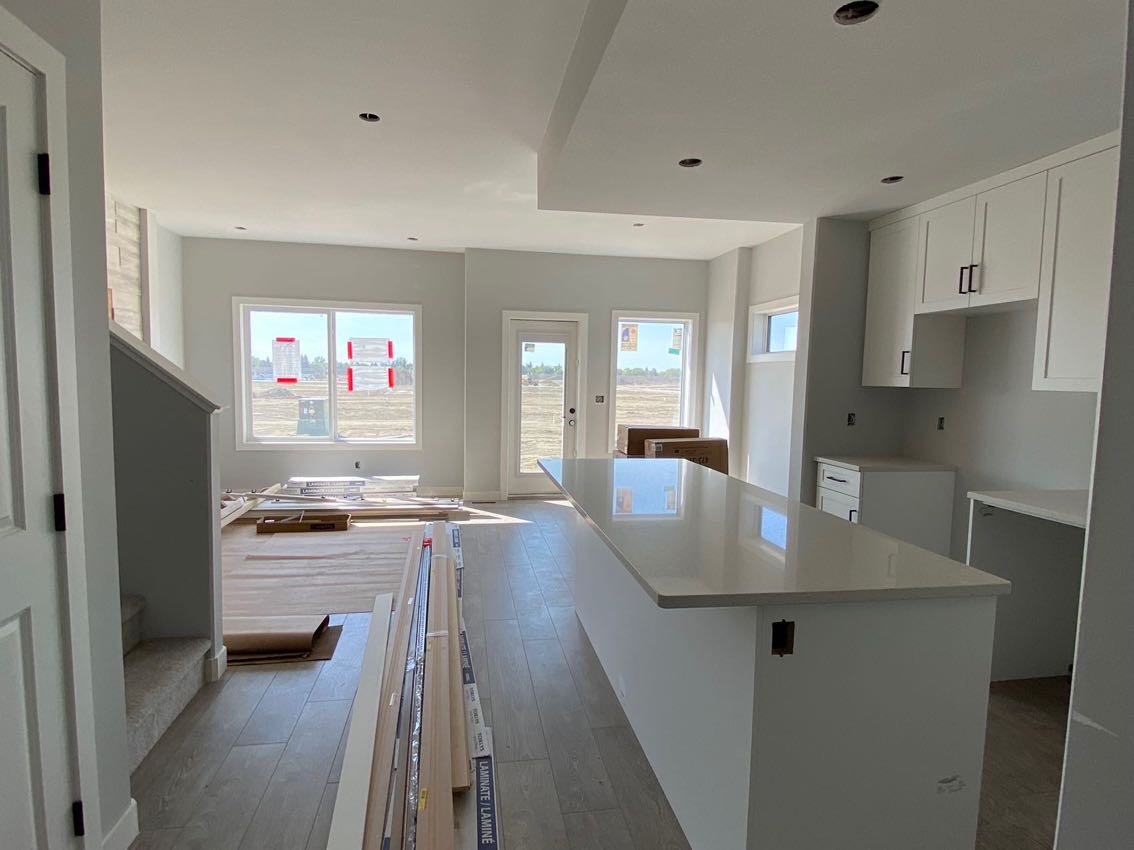 Brighton 全新1600 尺独立屋，attached双车库，从10月1号开始出租 - 4