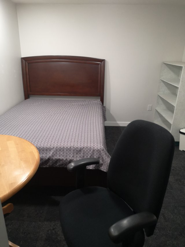 东南区大窗户地下室 - 2