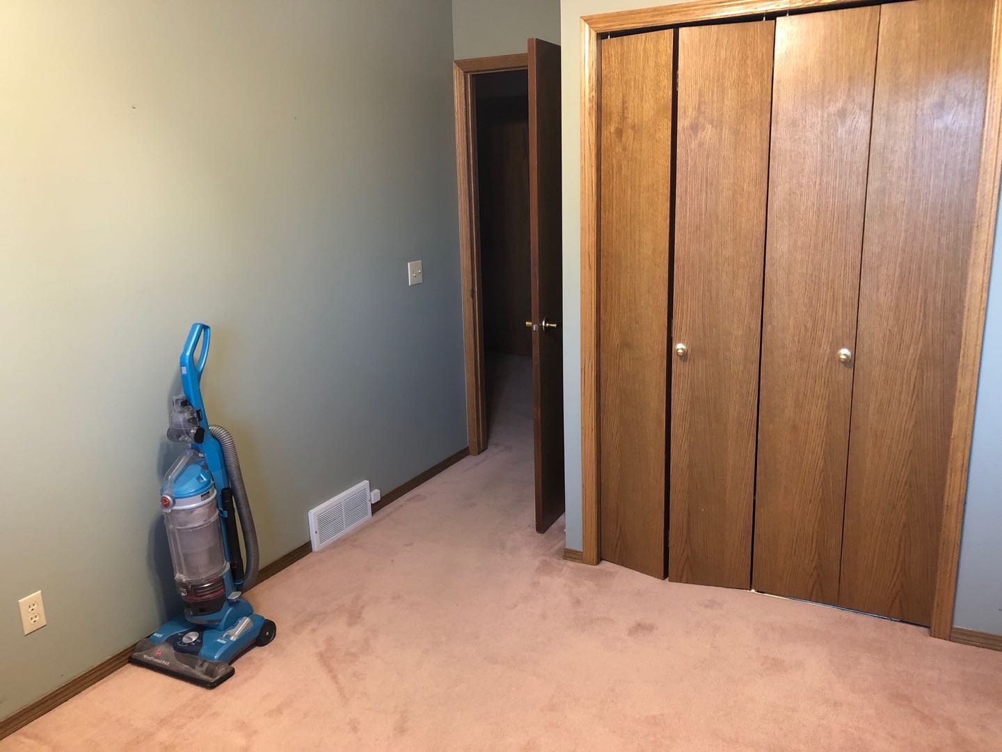 【🏠出租🏠】西南区Shawbrooke cir SW