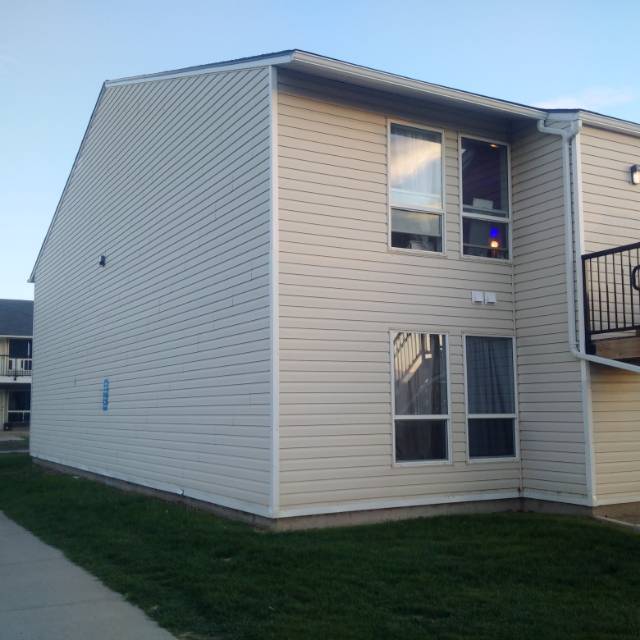 近Regina大学Condo转租 - 7