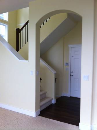 南素里学区独立屋即日起出租 - 2