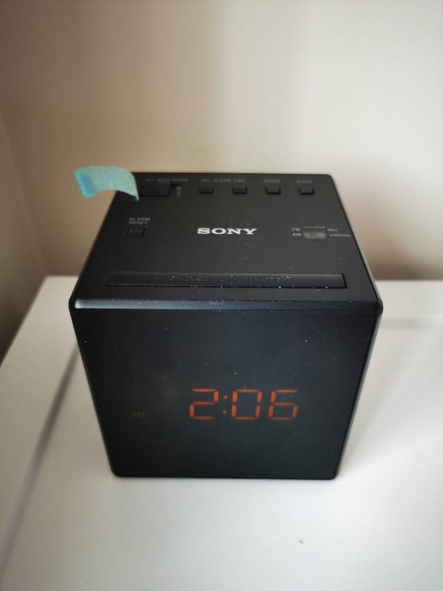 索尼闹钟 带收音机功能