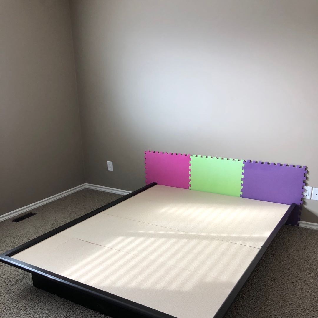 Queen size bed  - 3