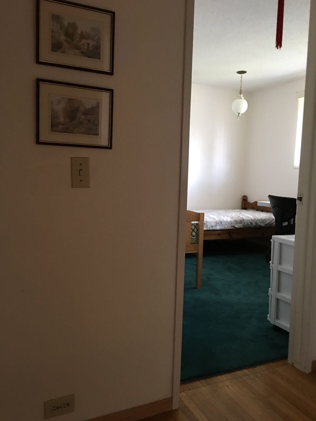 Varsity 女性房間出租，近Market mall, U of C - 2