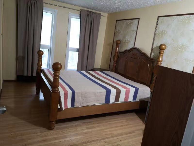 里贾纳大学边上house房间出租