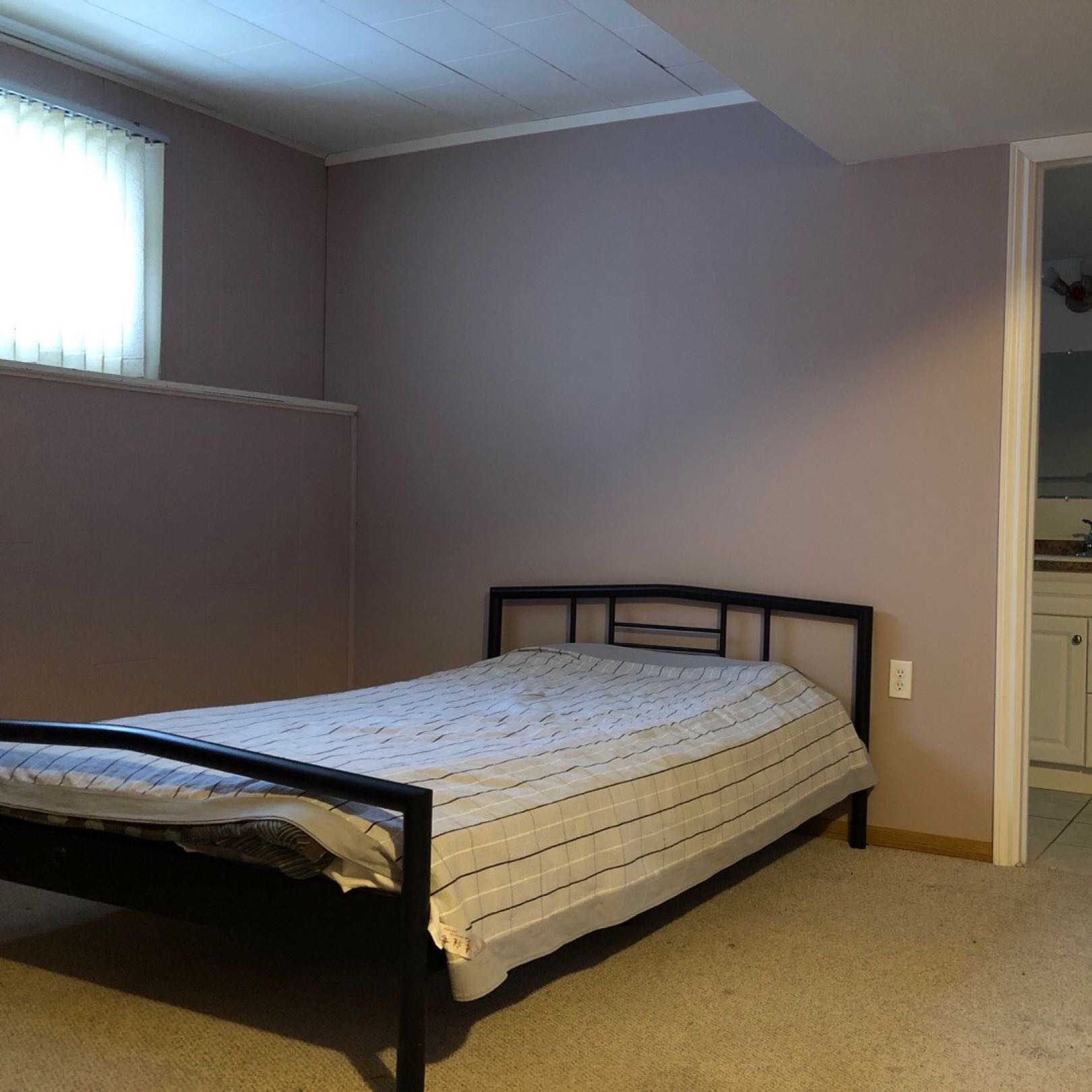 位于 Nutana park的house 两间半地下房屋出租（可租两间也可租一间）