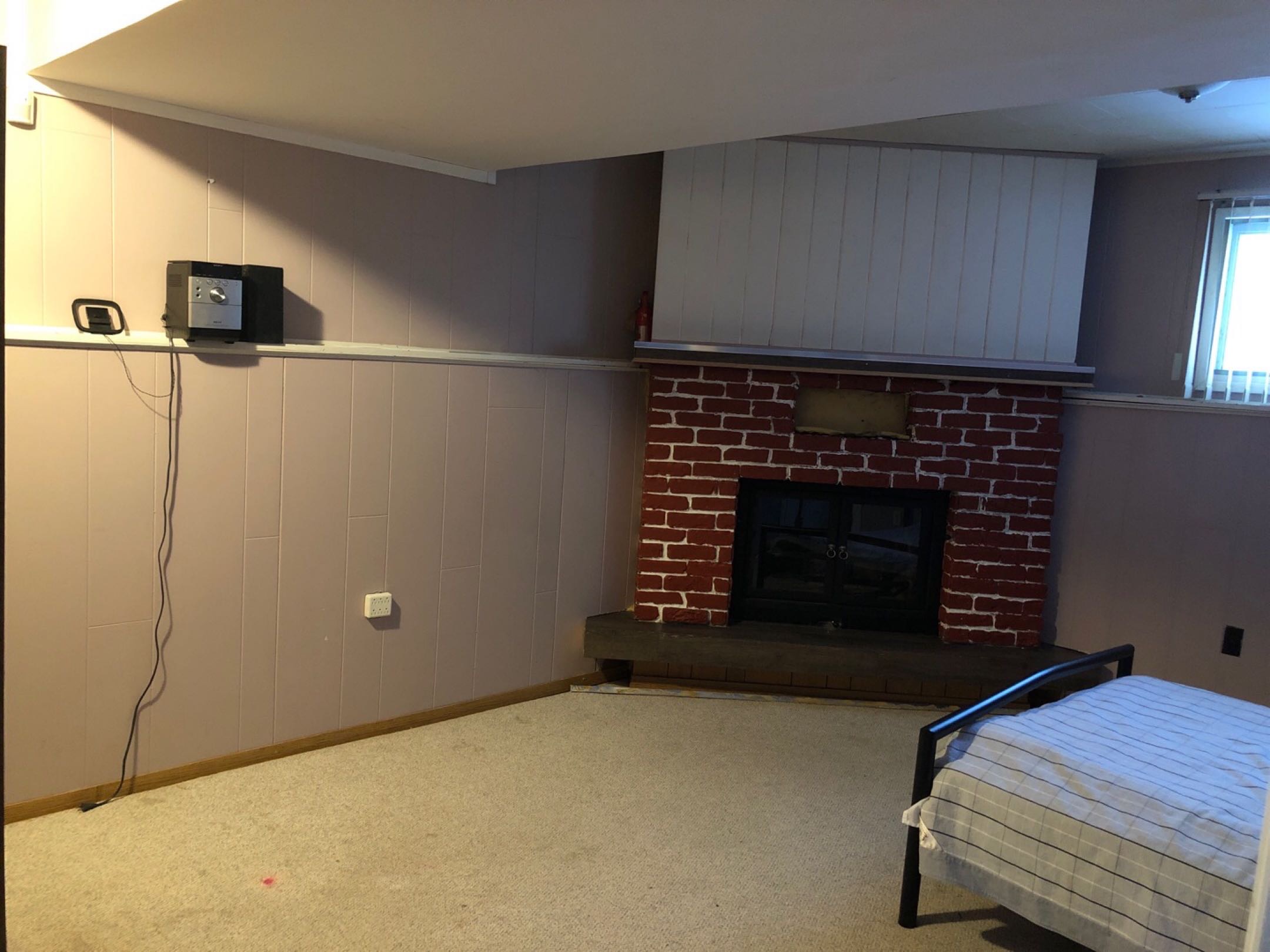 位于 Nutana park的house 两间半地下房屋出租（可租两间也可租一间） - 2