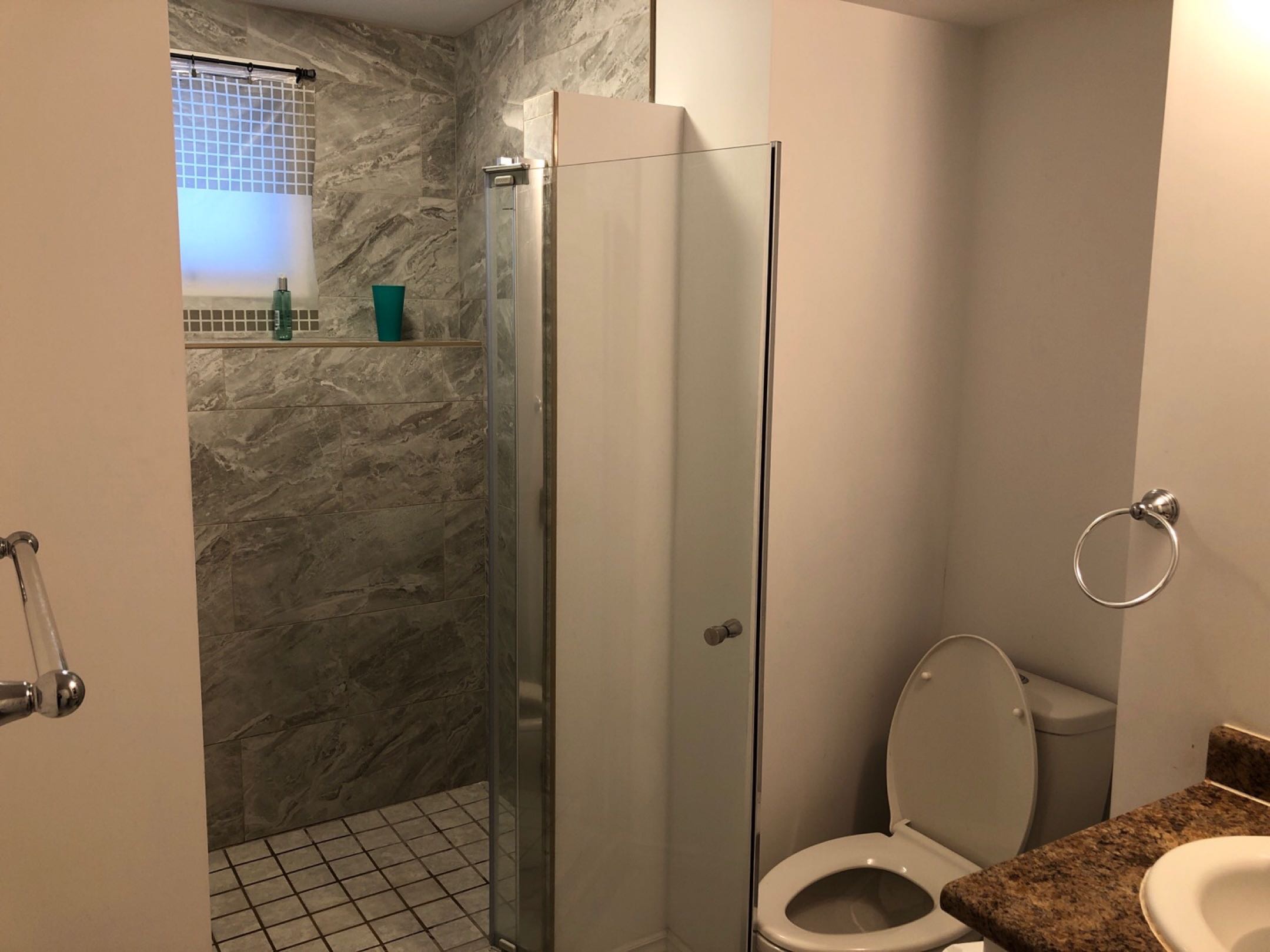 位于 Nutana park的house 两间半地下房屋出租（可租两间也可租一间） - 4