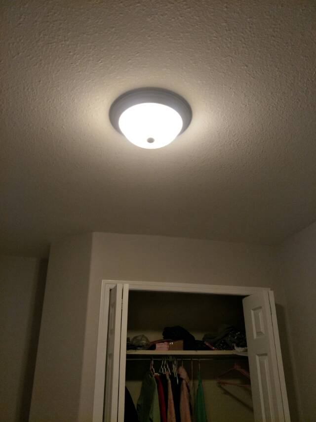 求租townhouse ,二月份入住。最好在Adam  bowman 附近带家具。