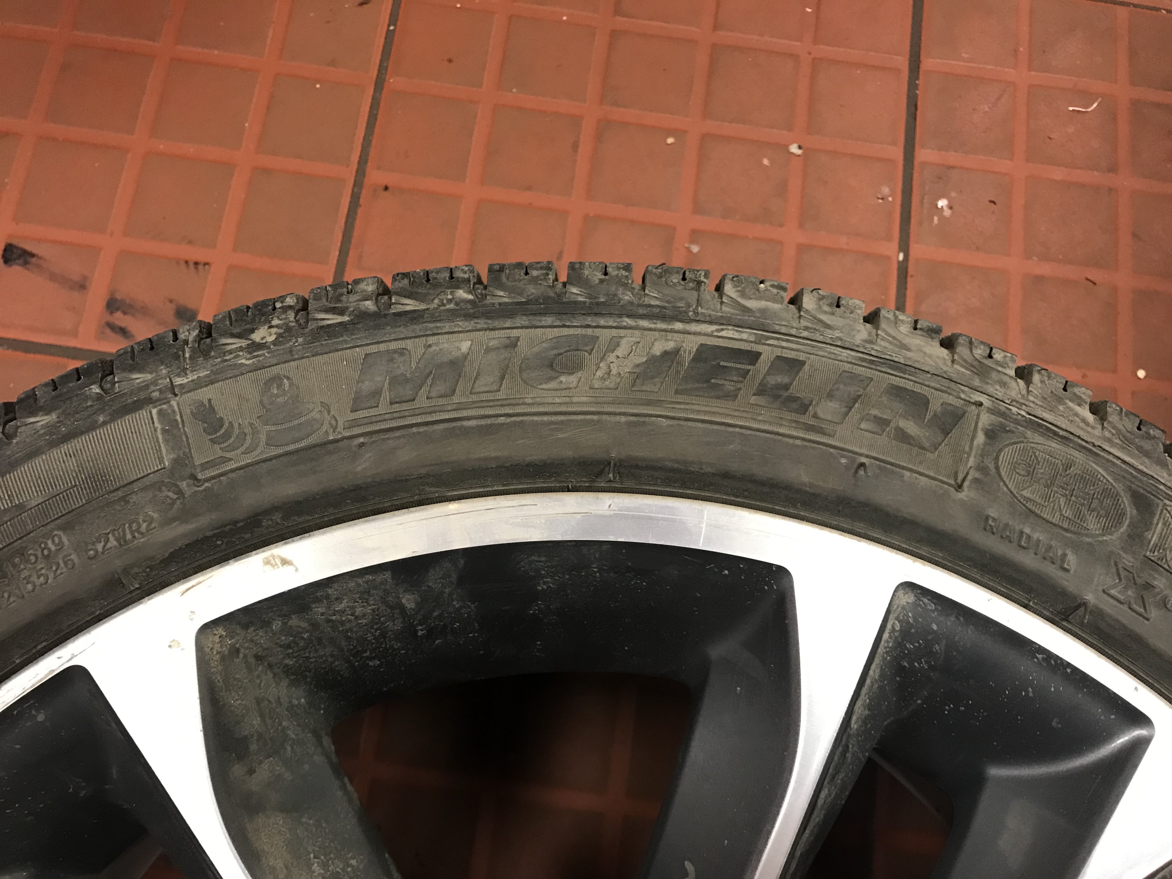 宝马X1米其林雪胎和原厂轮毂 - 3