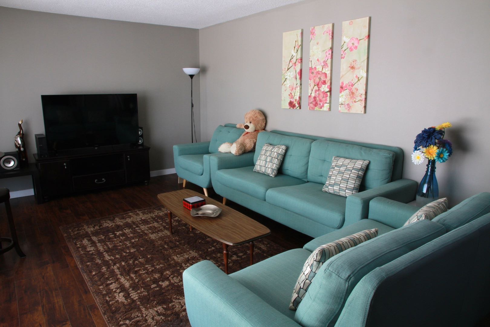 出租8街附近全新装修独立屋 - 3