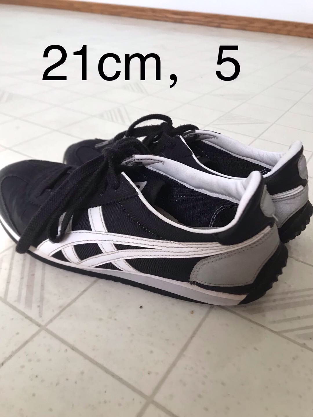 女童跑鞋内长21cm
