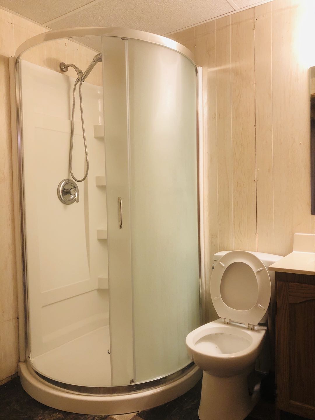 位于8街商圈的独立屋地下室（有窗）出租 - 2