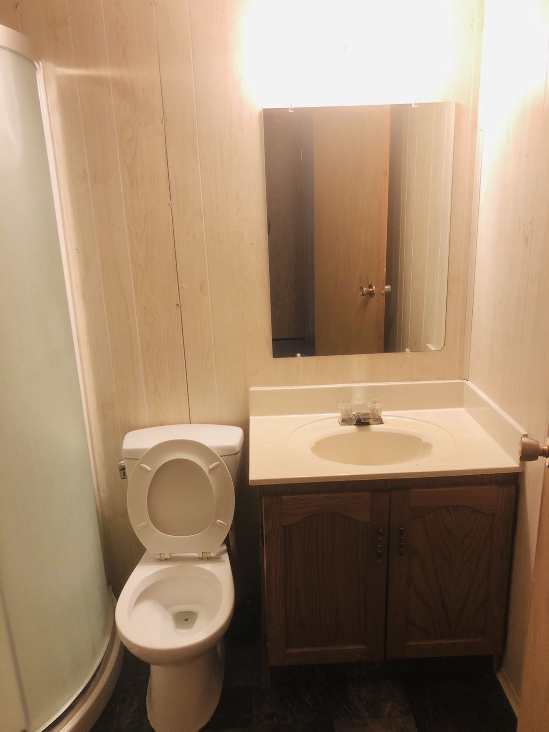 位于8街商圈的独立屋地下室（有窗）出租 - 3