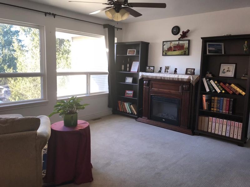 温哥华南本拿比（铁道镇附近）独立屋多个房间出租 - 4