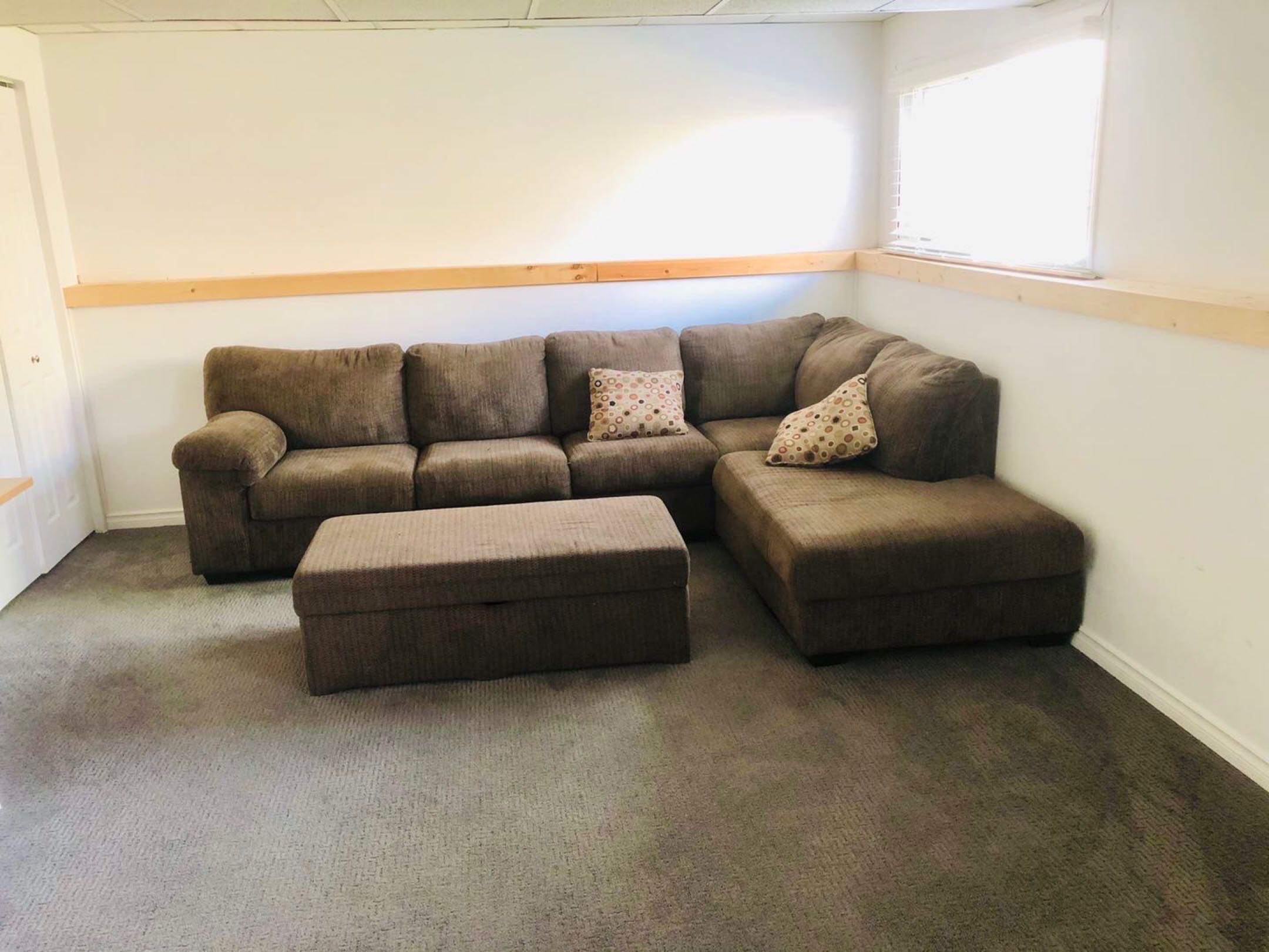 位于8街商圈的独立屋地下室（有窗）出租 - 4