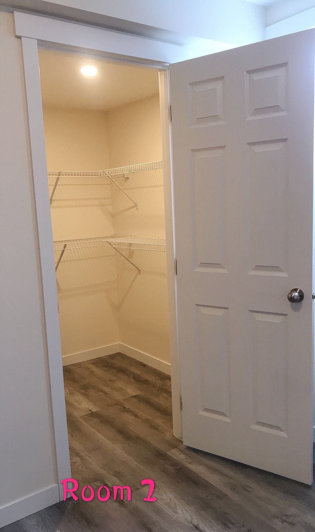 卡城西北Edgemont 学区房全新装修分门出入半地下室二房一厅出租。 - 6