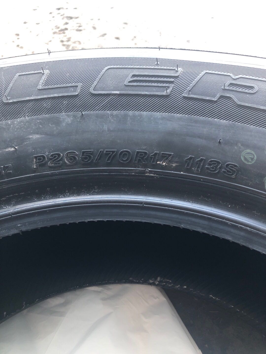 新的轮胎。Toyota Tacoma  4Runner  - 4