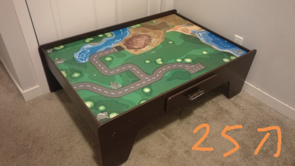 搬家处理儿童玩具游戏桌玻璃杯