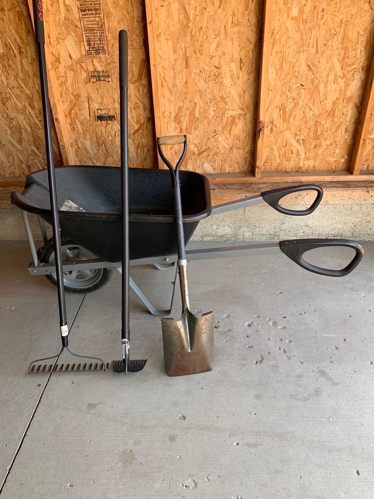 手推车加三件工具