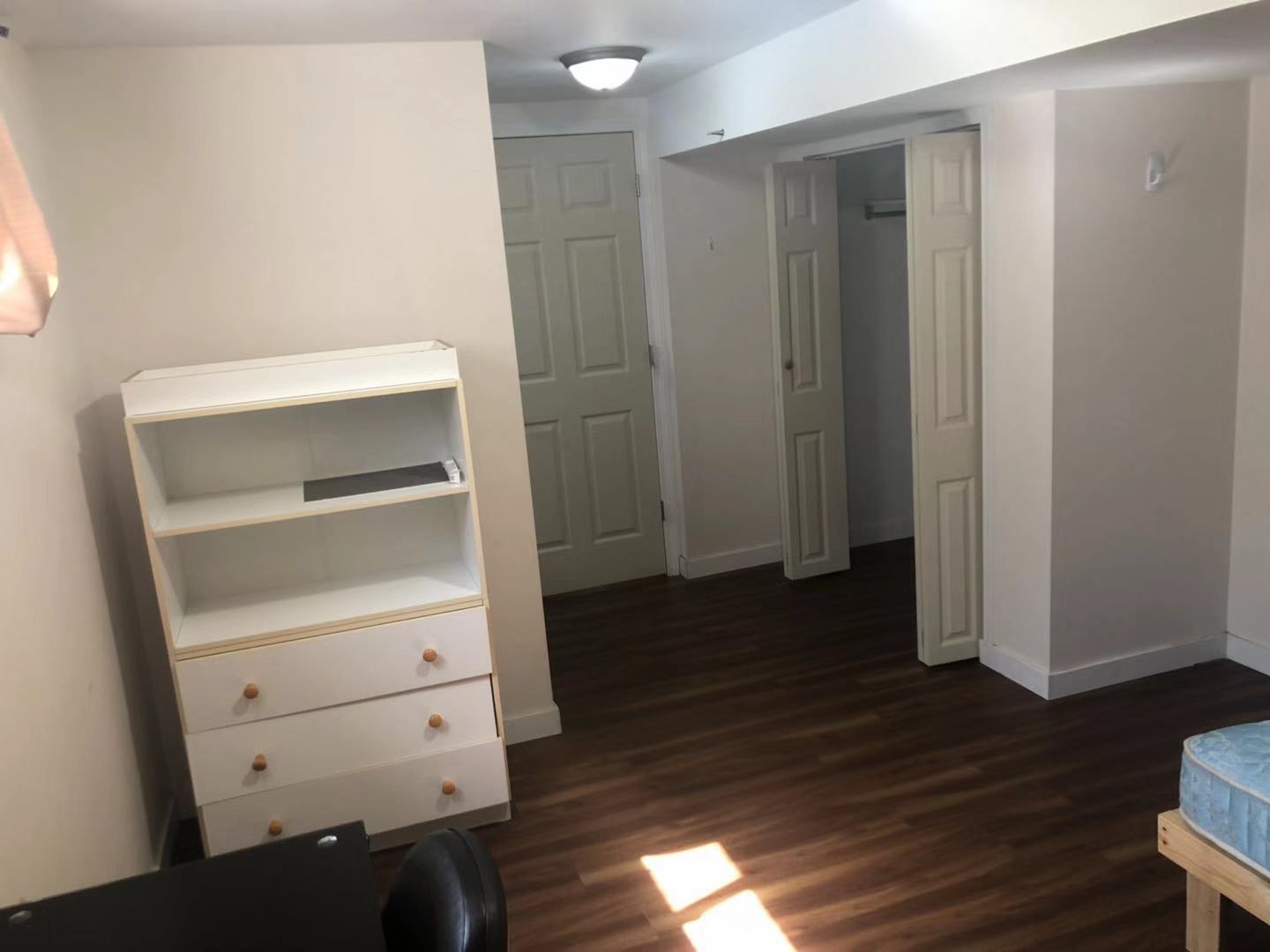 8街地下室单房出租 - 2