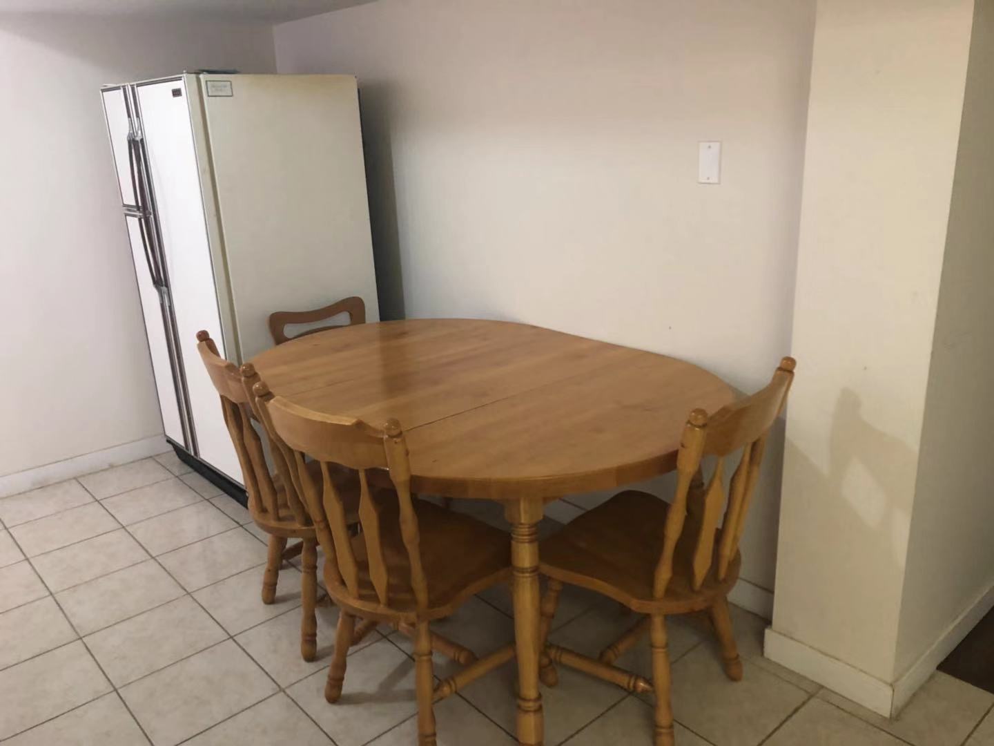 8街地下室单房出租