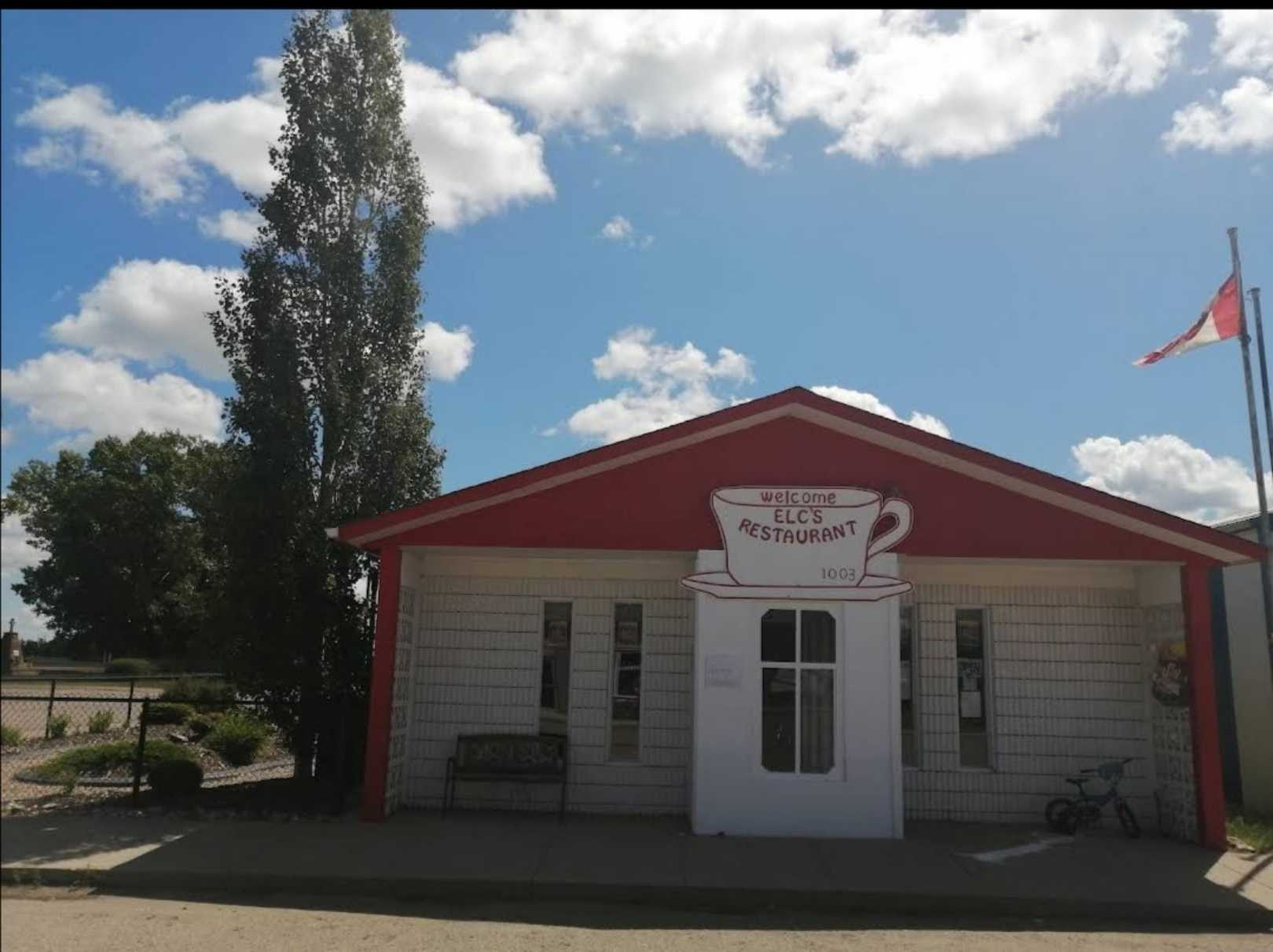 萨省小镇营业中的中西餐馆带物业出售$249000 - 2